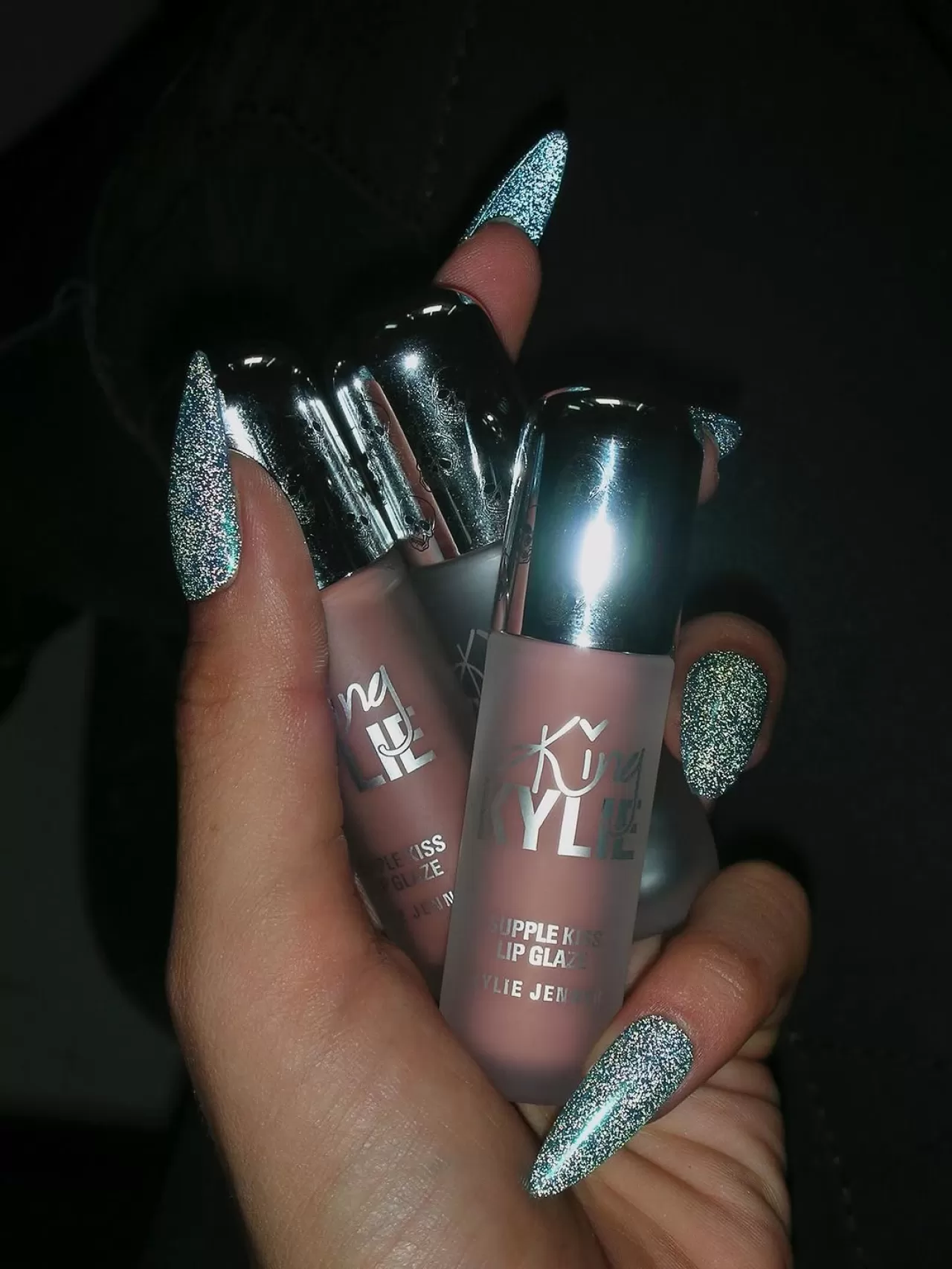 Kylie Jenner, "King Kylie" Koleksiyonu ile Cesur Renklere Dönüş Yaptı