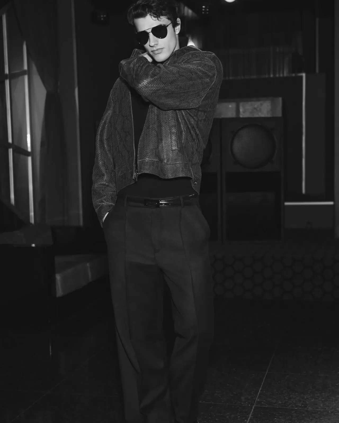 Emporio Armani'dan Gölge ve Işıkla Şekillenen Son Koleksiyon