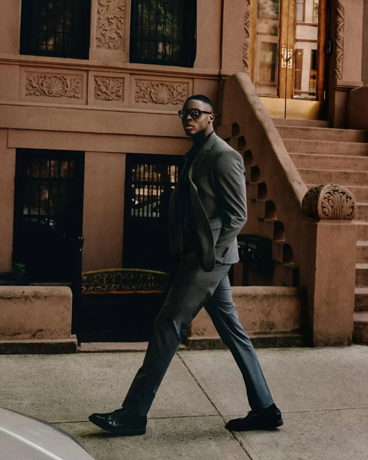 Şef Rōze Traore, Theory Dergisi'ne Konuk Oldu: Özgürlük, Lezzet ve Yaratıcı Hareket Üzerine Düşüncelerini Paylaştı