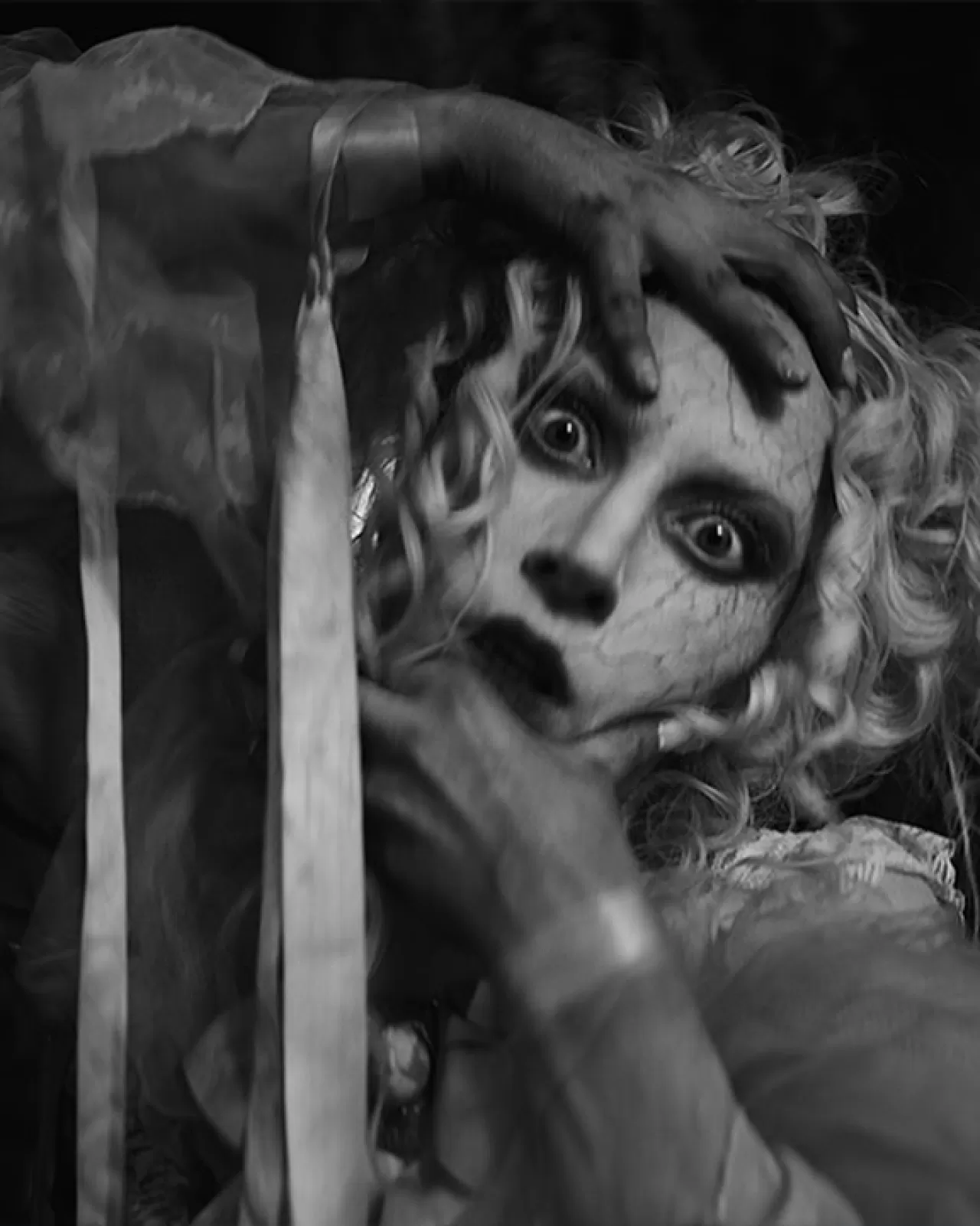 Lady Gaga, Apple Music için Cadılar Bayramı Temalı