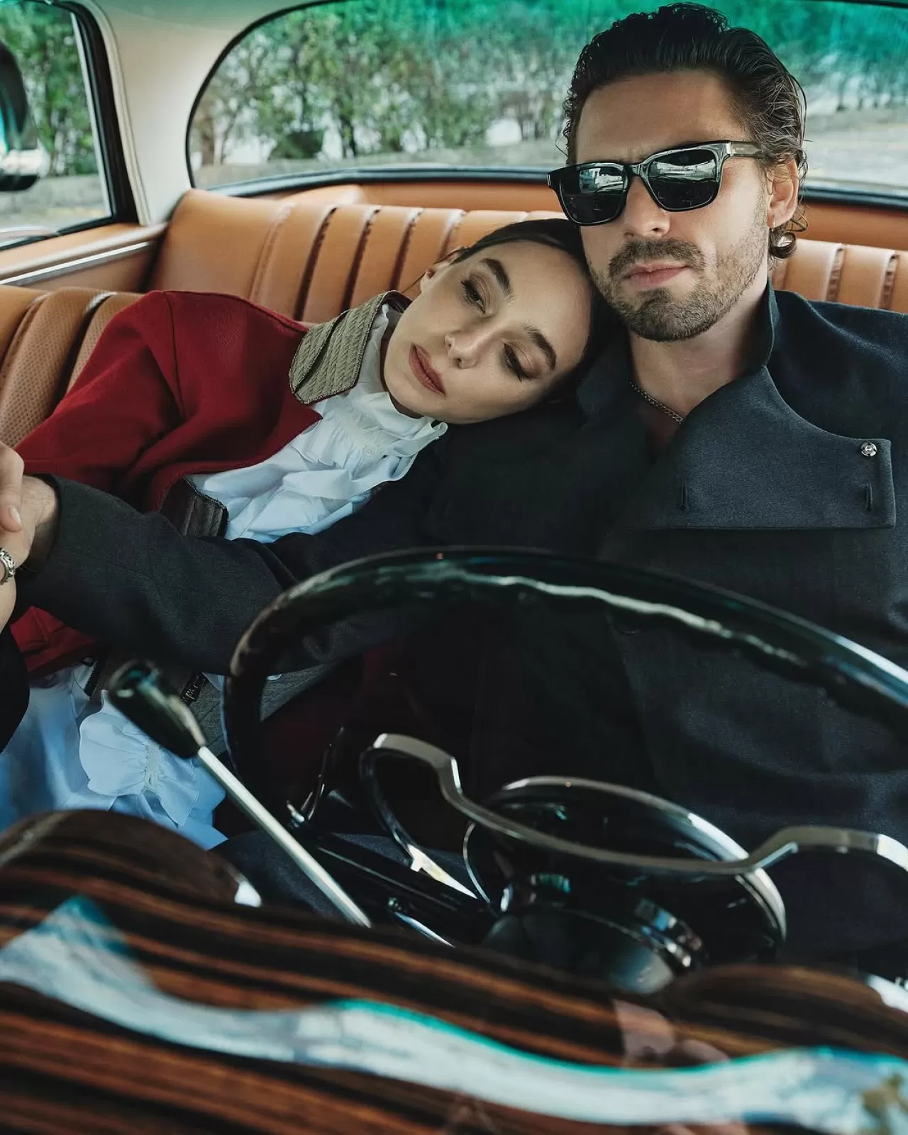 Oyuncu Taro Emir Tekin, Netflix Türkiye'nin Alem Dergisi'ndeki Özel Röportajında Kamera Arkasını Anlattı