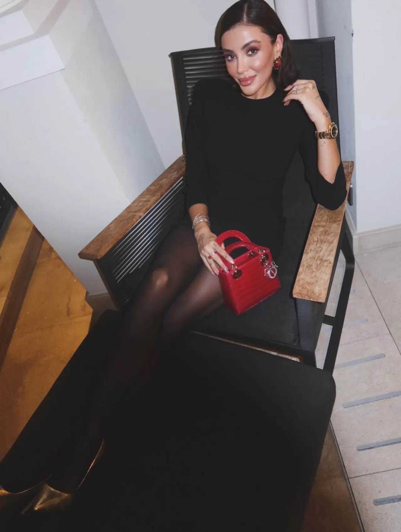 Özge Ulusoy, Monako'da Gerçekleşen Doğum Günü Kutlamalarını Sosyal Medyadan Paylaştı