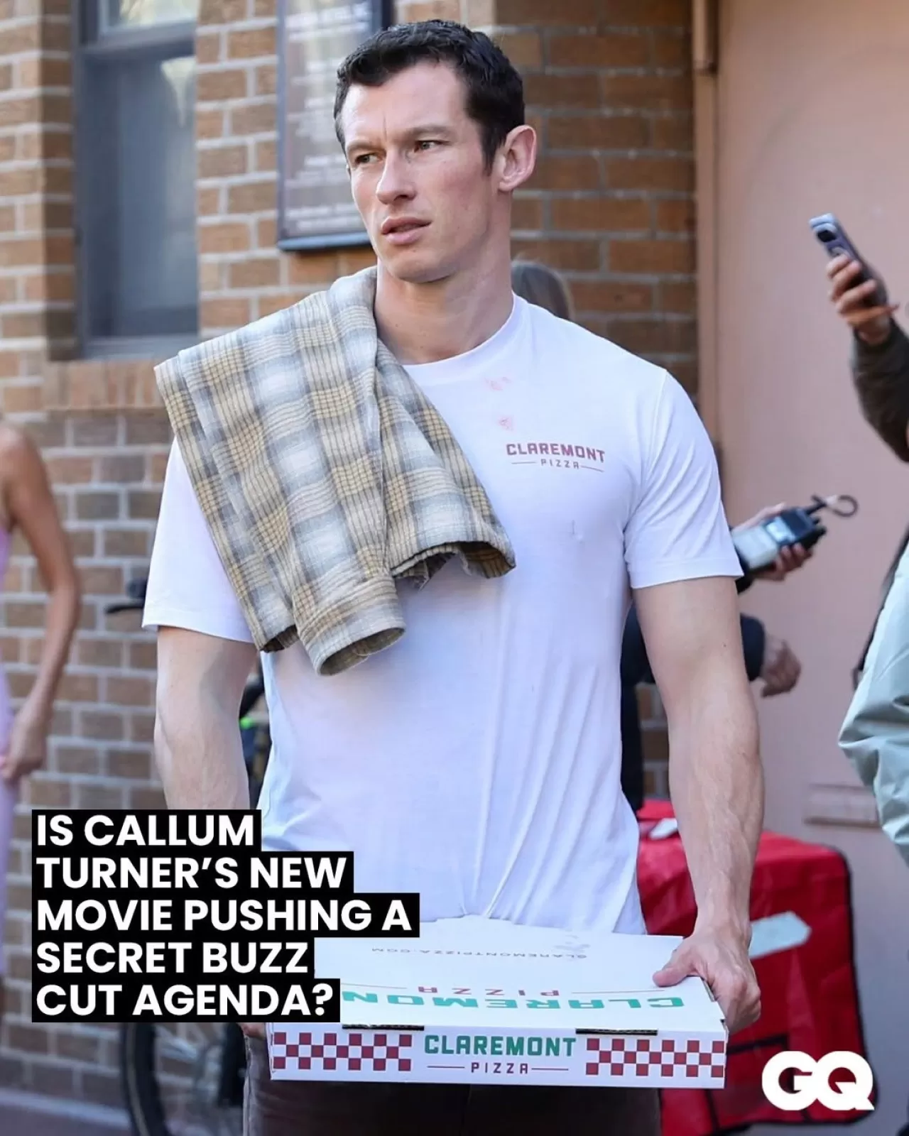 Callum Turner'ın Yeni Film Setinden Görüntüler: Saç Stili ve Filmin Detayları Merak Konusu Oldu